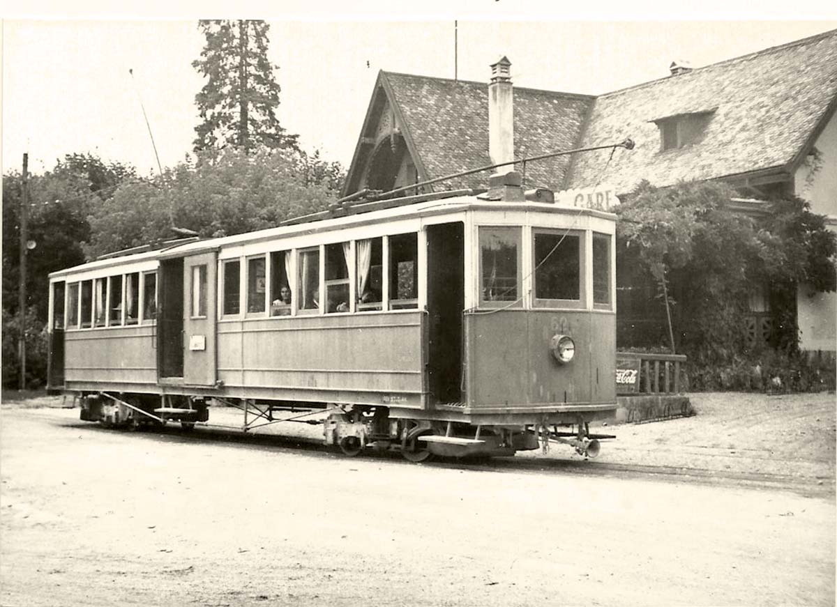 La place de La gare à Allaman, Tramway, 1950