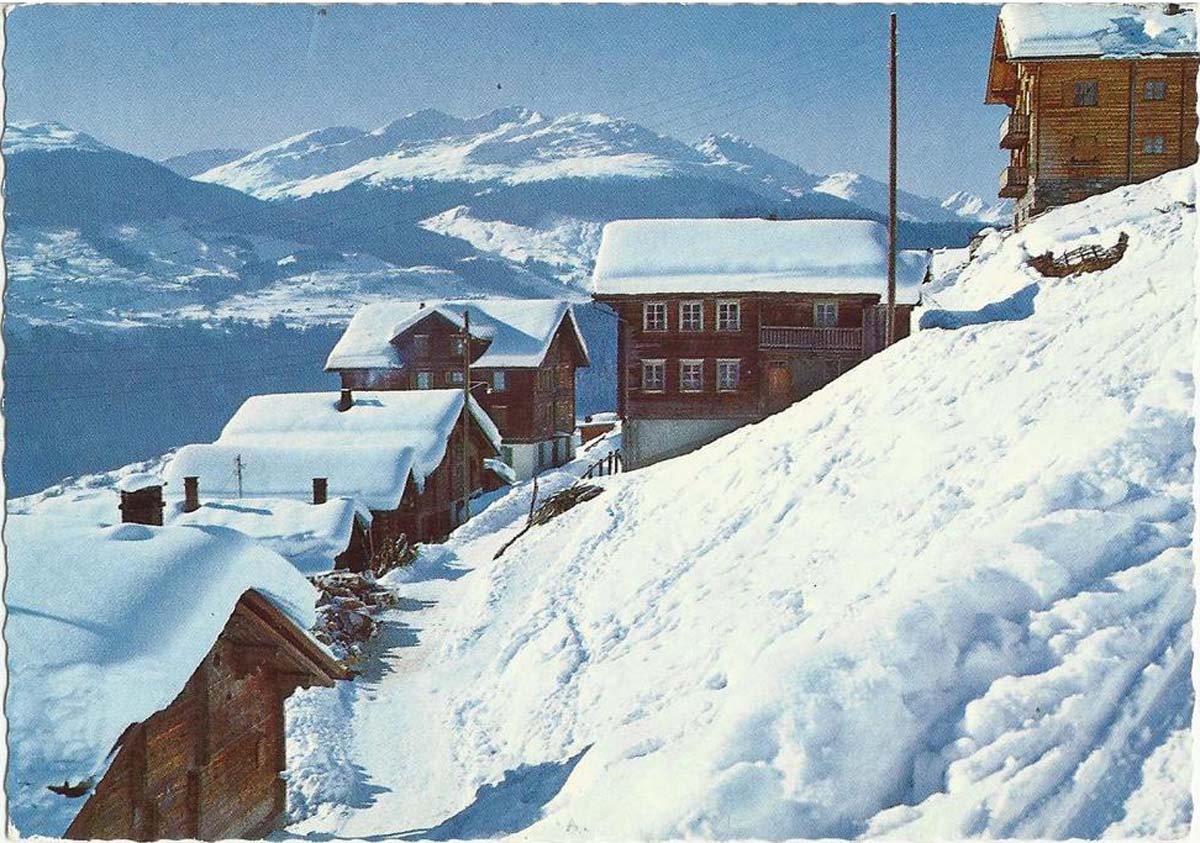 Andiast. Panorama von Dorf in Winter, 1974