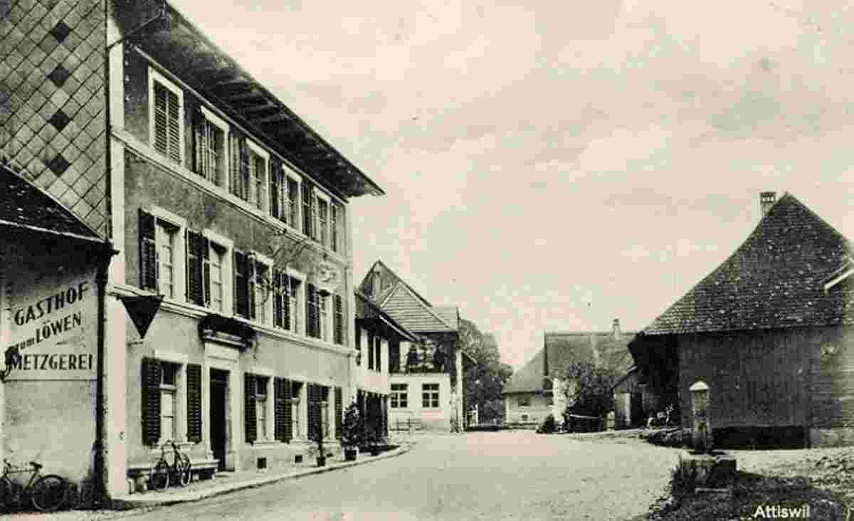 Attiswil. Panorama von Dorfstraße mit Gasthof zum Löwen, Metzgerei, 1940