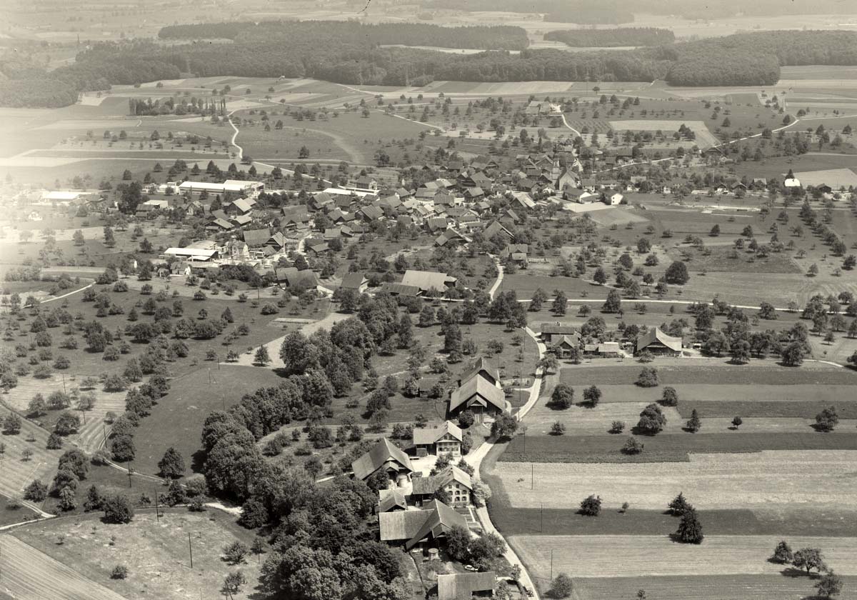 Auw. Panorama von Dorf