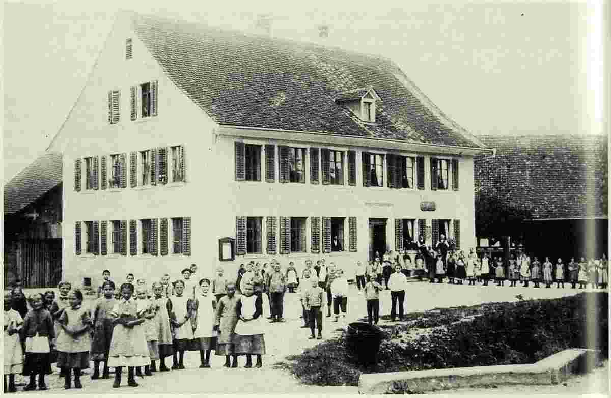 Bassersdorf. Schulhaus, 1900, erbaut 1829