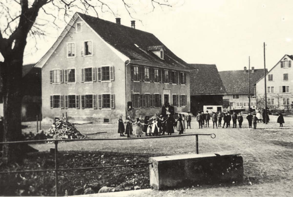 Bassersdorf. Schulhaus, erbaut 1829