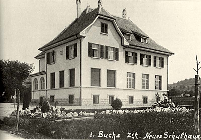 Buchs ZH. Das Schulhaus an der Bahnhofstrasse