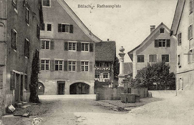 Bülach. Rathausplatz mit Brunnen