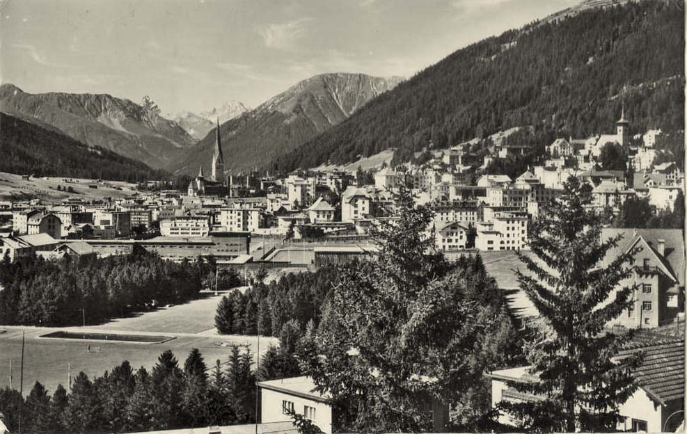 Davos. Platz gegen das Tinzenhorn, 1955