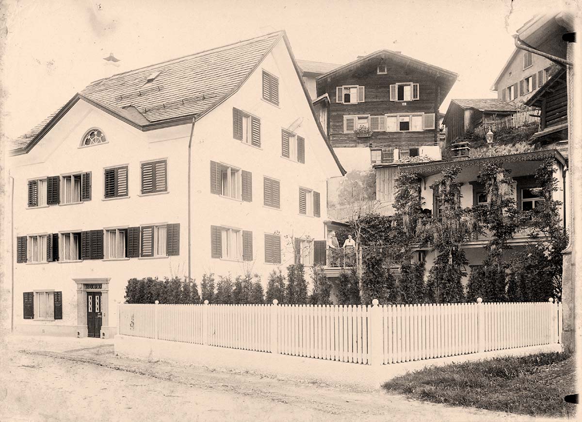 Ennenda. Ennetbühls - Fabrikantenvilla mit Garten und Gartenpavillon an der Glarnerstrasse, um 1895