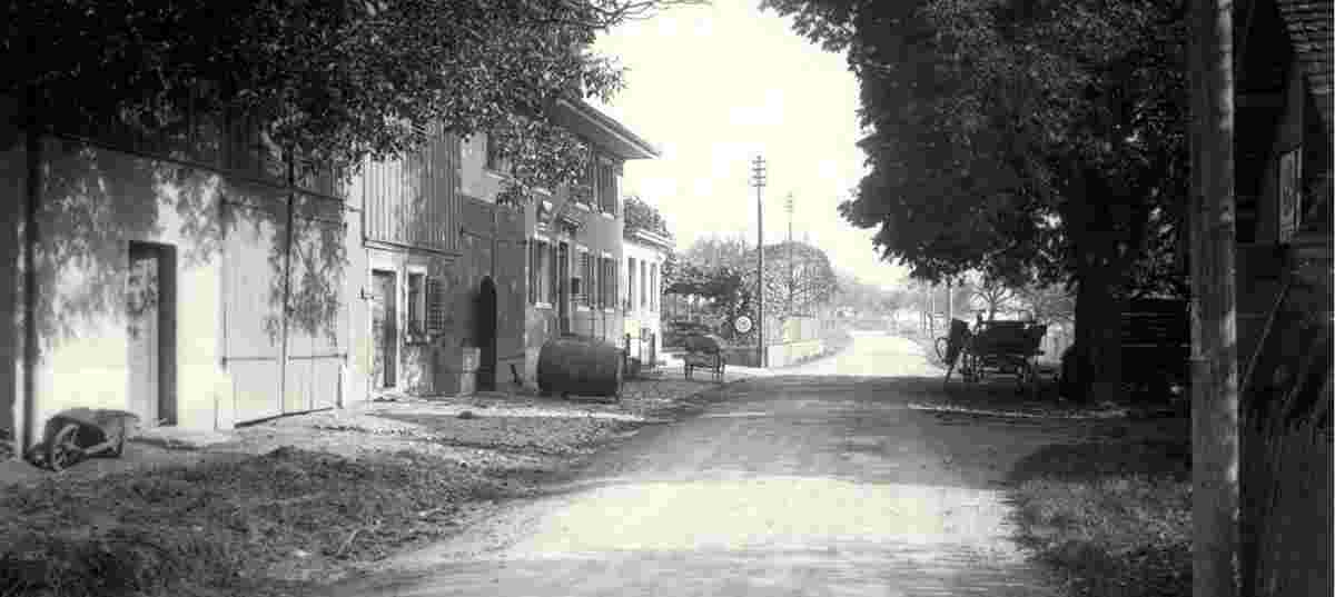 Geroldswil. Limmattalstrasse Richtung Weiningen, 1930