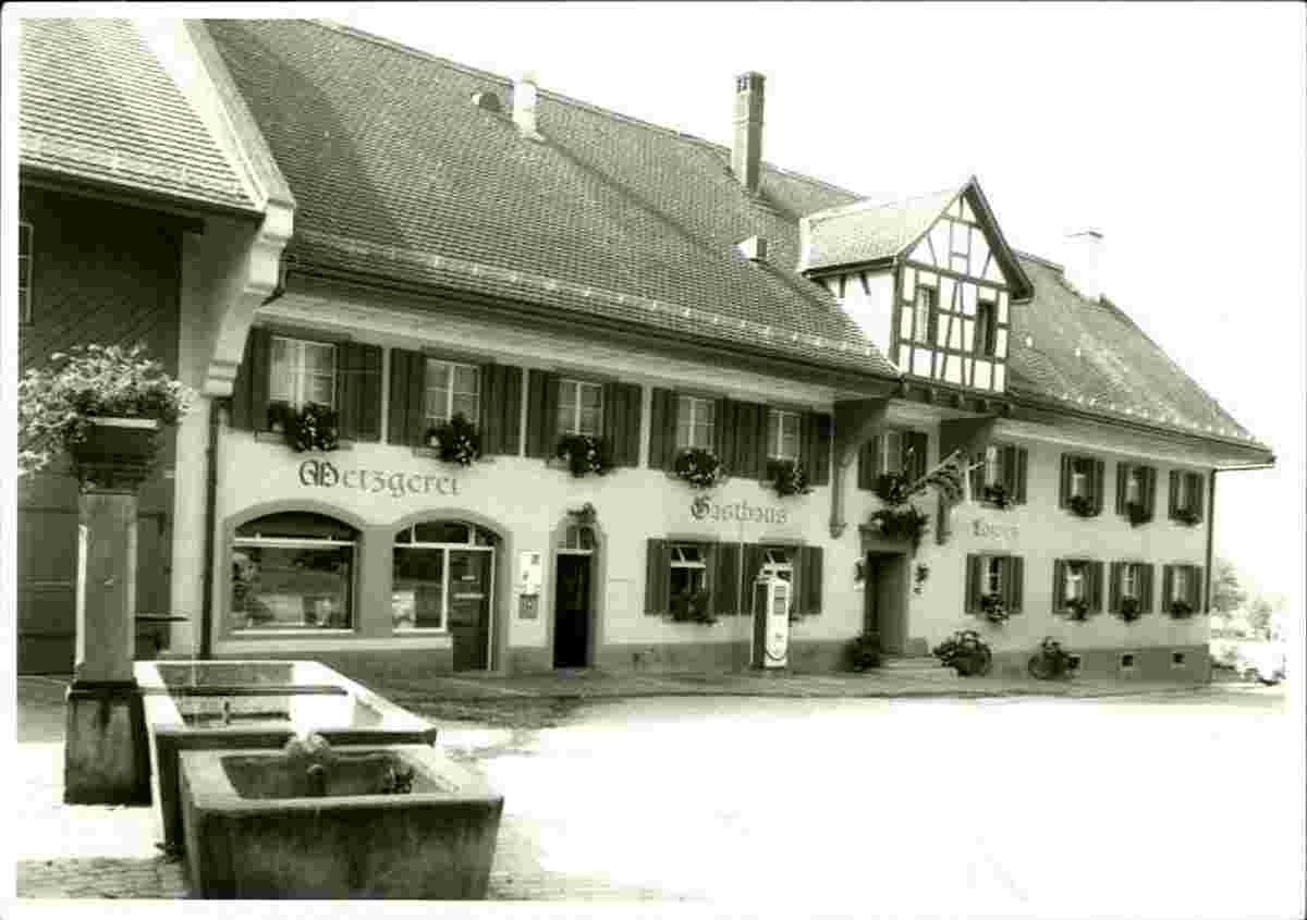 Glattfelden. Brunnen, Metzgerei und Gasthaus 'Löwen', 1976