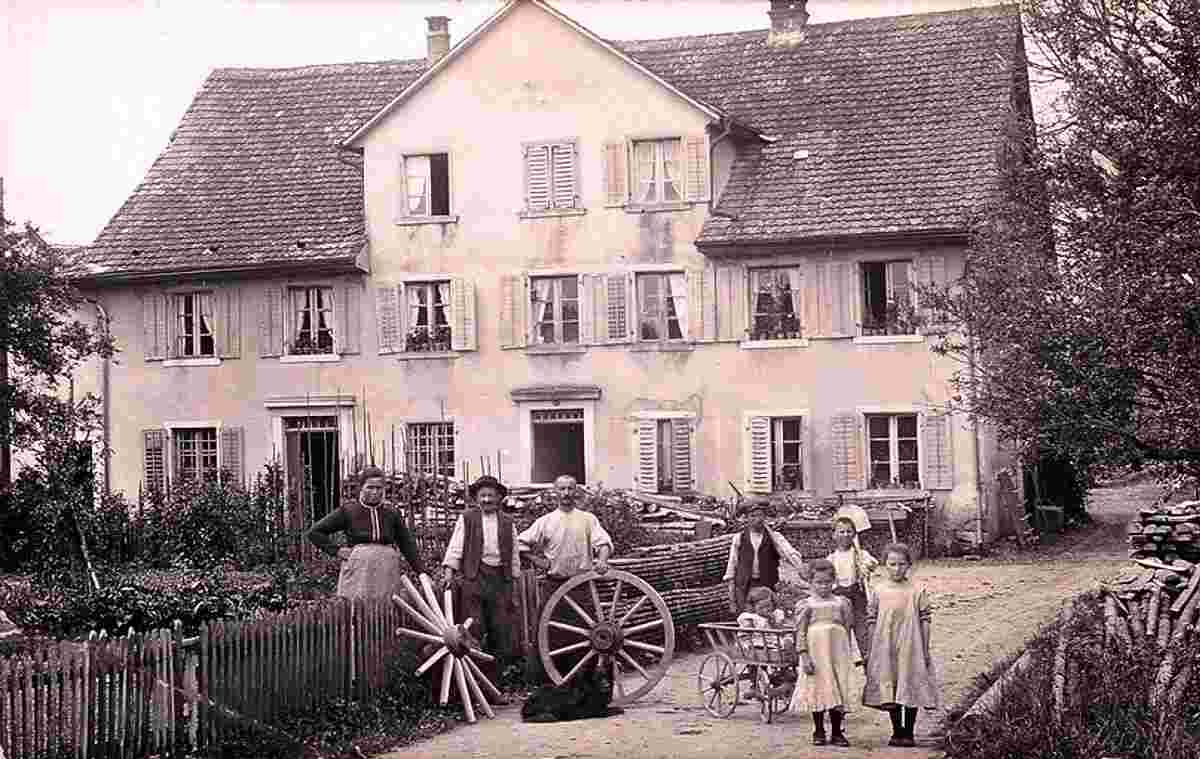 Martinsmühle mit Wagner-Familie in Hochfelden, um 1920