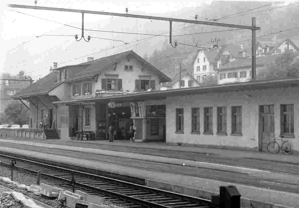 Langnau am Albis. Gattikon Bahnhof, 1964