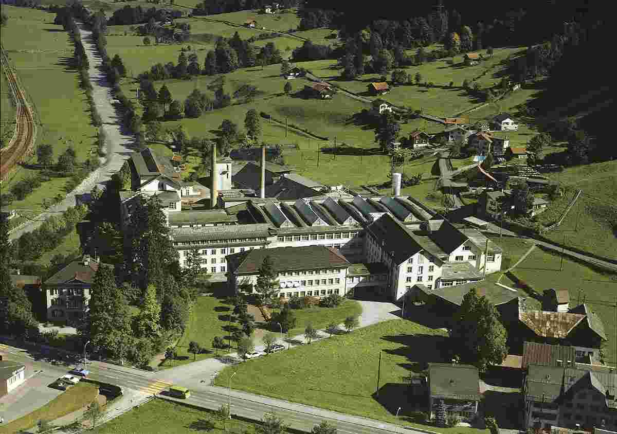 Luchsingen. Hätzingen - Ehemalige Wolltuchfabrik Hefti und Cie. AG, untere Fabrik, 1977
