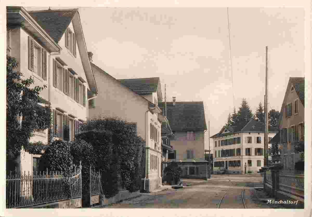 Mönchaltorf. Blick auf Dorfstraße