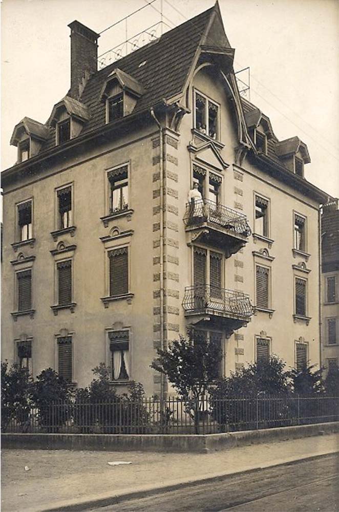 Neuhausen am Rheinfall. Zentralstrasse, Lizzari Haus, 1911