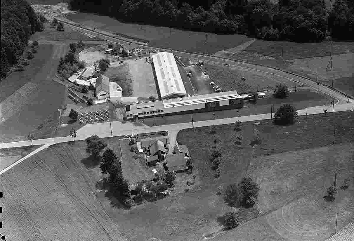 Nürensdorf. Fabrikgebäude der Scobalit, 1963
