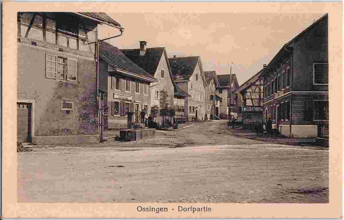 Ossingen. Blick auf Dorfstraße mit brunnen