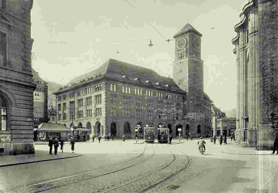 St. Gallen. Bahnhof-Platz mit Post und Straßenbahn, 1940