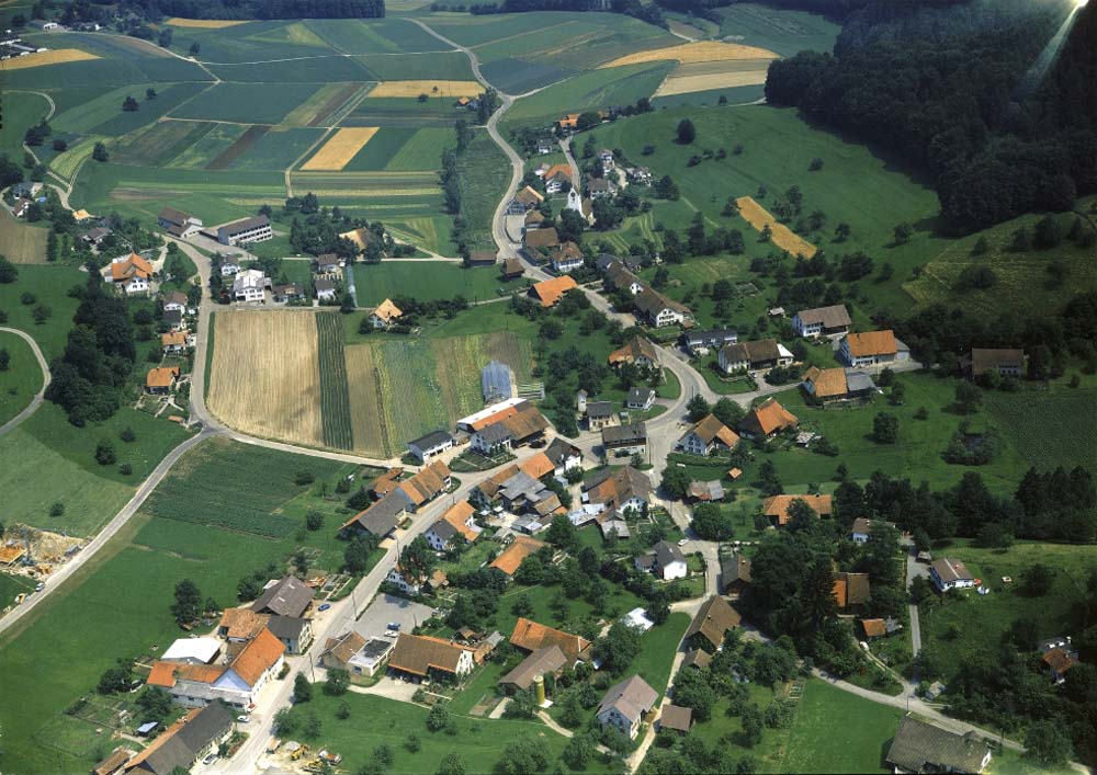 Ammerswil. Panorama von Dorfzentrum mit Süd-Westen