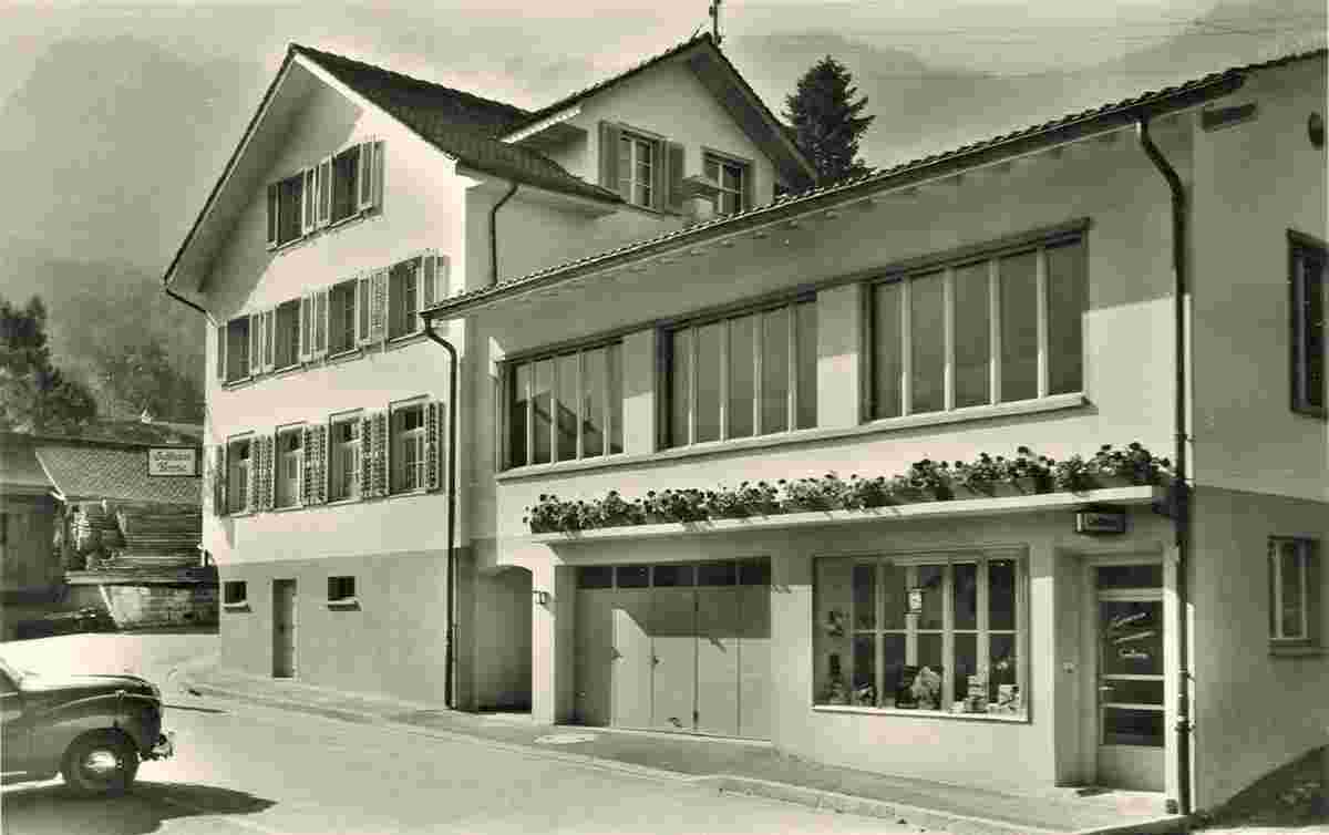 Attinghausen. Sägerei, Holzhandlung, Gasthaus Krone Familie Gisler-Soliva, 1940