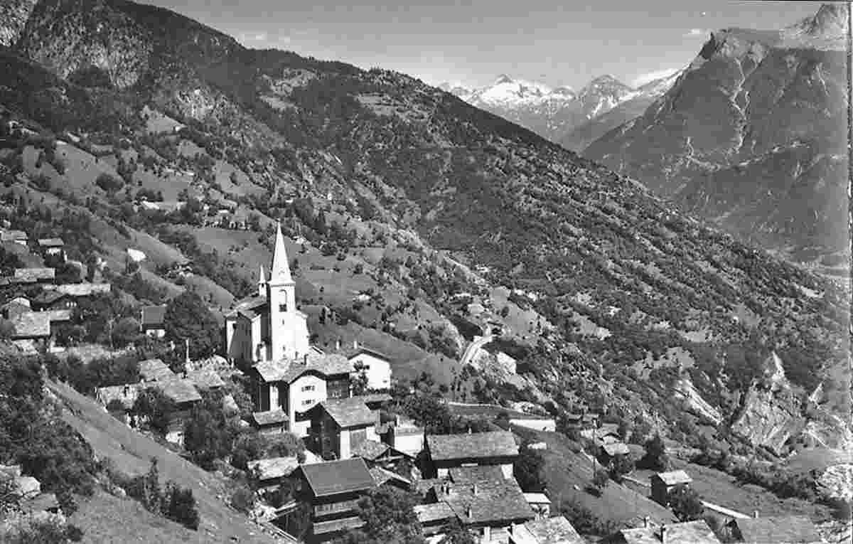 Ausserberg. Dorfansicht mit Kirche, um 1950