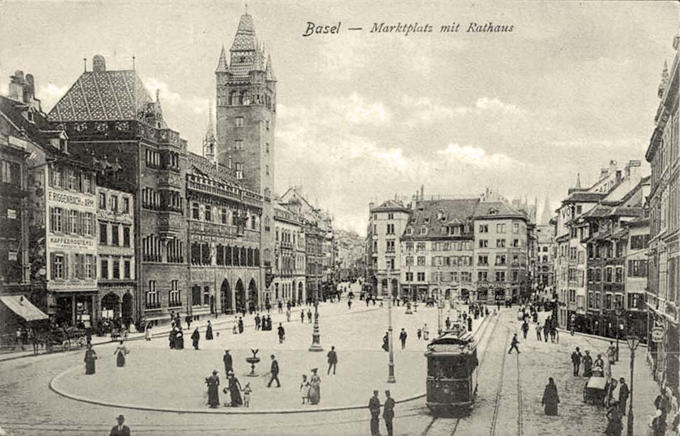 Basel. Marktplatz mit Rathaus