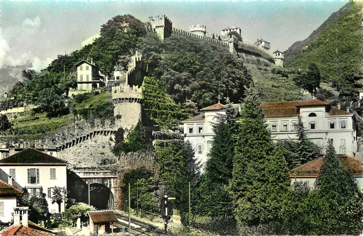 Bellinzona. Instituto S. Maria e Castello di Svitto