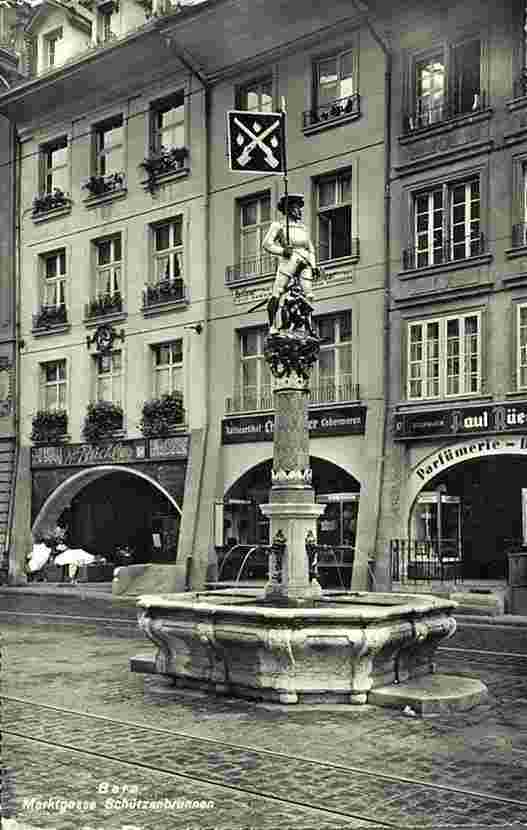 Bern. Marktgasse, Schützenbrunnen, Parfümerie