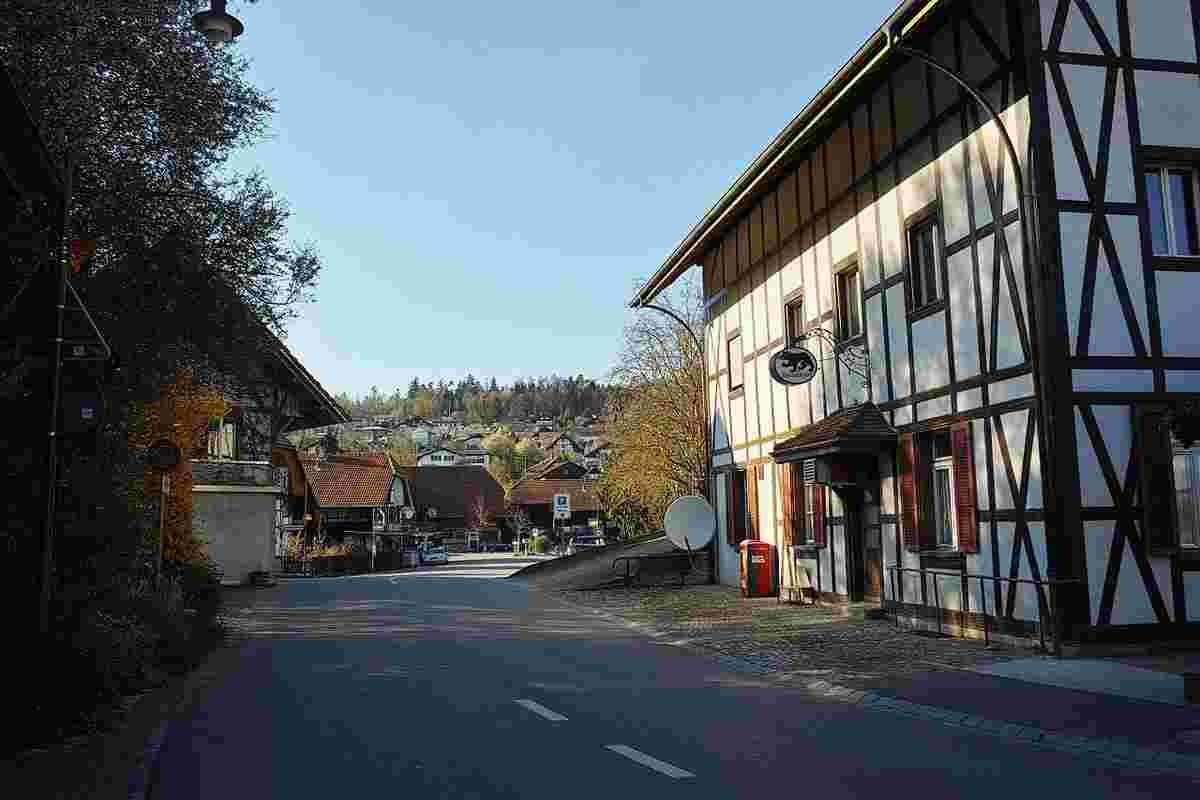 Jens. Panorama von Dorfstraße