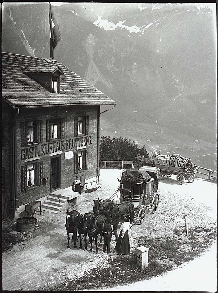 Linthal. Klausenpass - Halt der Klausenpost vor dem Gast- und Kurhaus 'Fruttberge', 1917
