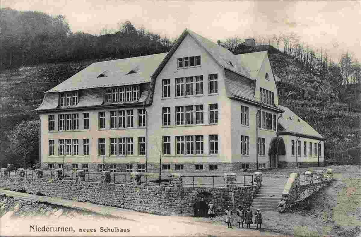 Niederurnen. Neues Schulhaus, 1910