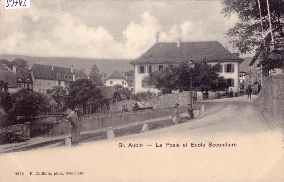 Saint-Aubin-Sauges. Saint Aubin - La Poste et l'École Secondaire