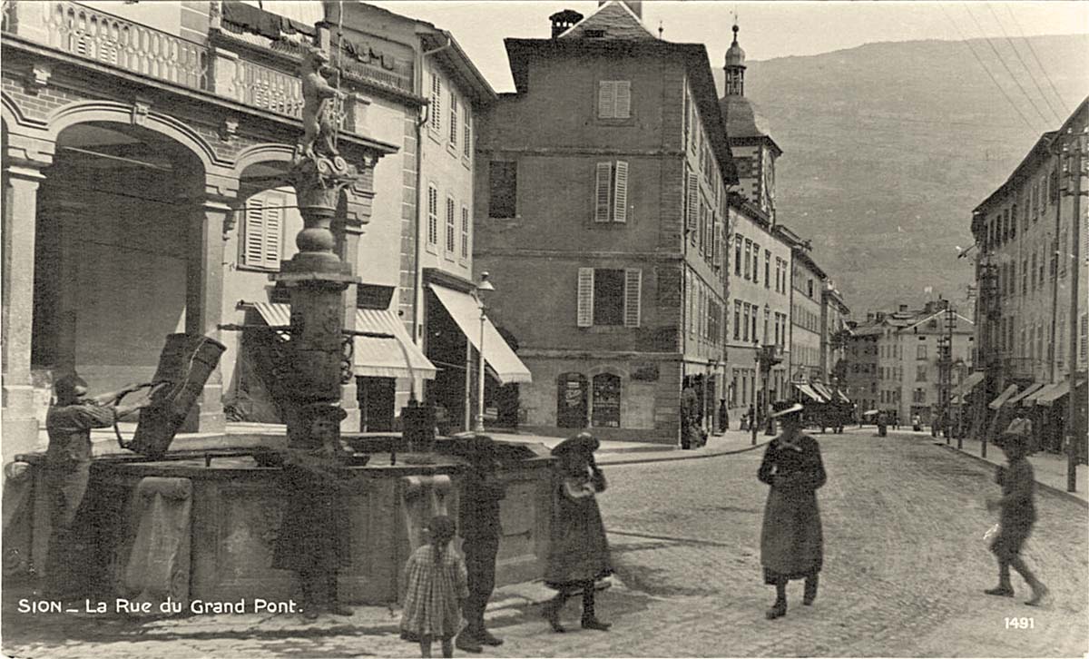 Sitten. Rue du Grand Pont avec fontaine