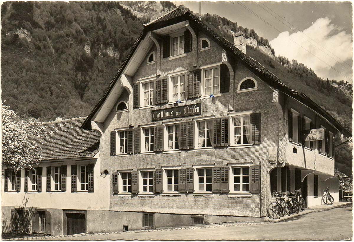 Wolfenschiessen. Gasthaus zum Ochsen, Besitzer R. Christen, Bahn Haltestelle Dörfli, 1941
