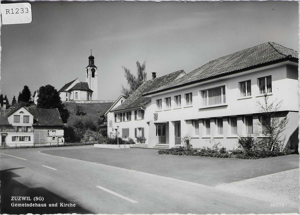 Zuzwil (SG). Gemeindehaus und Kirche