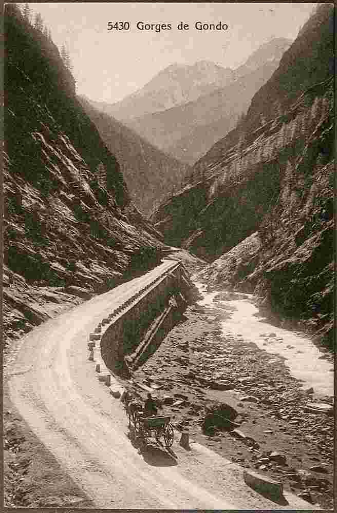 Zwischbergen. Gorges de Gondo, Straße mit Kutsche, 1921